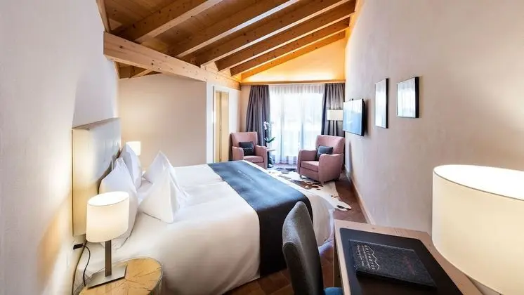 Superior Tek Büyük Yataklı Oda, Balkon (Golfino)