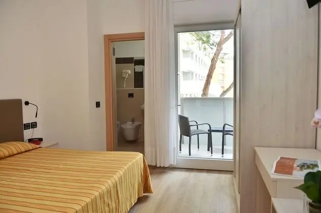 Üç Kişilik Oda, Balkon