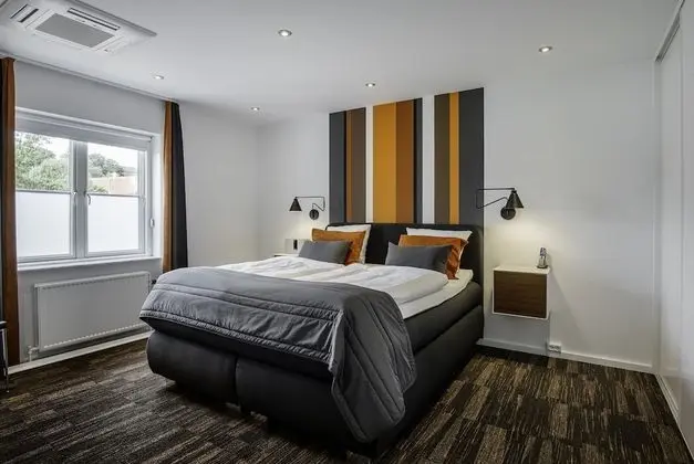 Süit, Sıcak Su Küveti, Göl Manzaralı