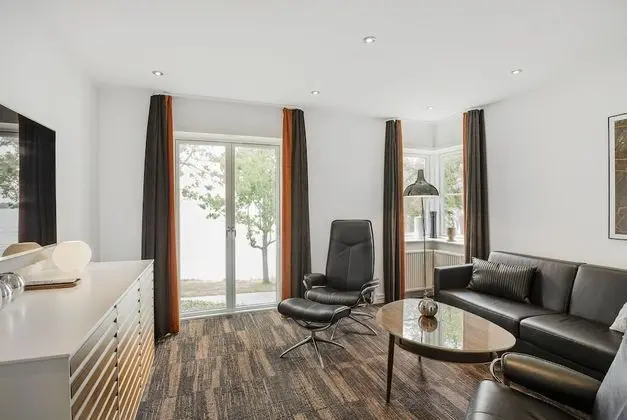 Süit, Sıcak Su Küveti, Göl Manzaralı