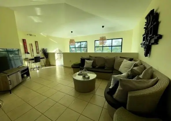 Villa, Plaj Kenarı