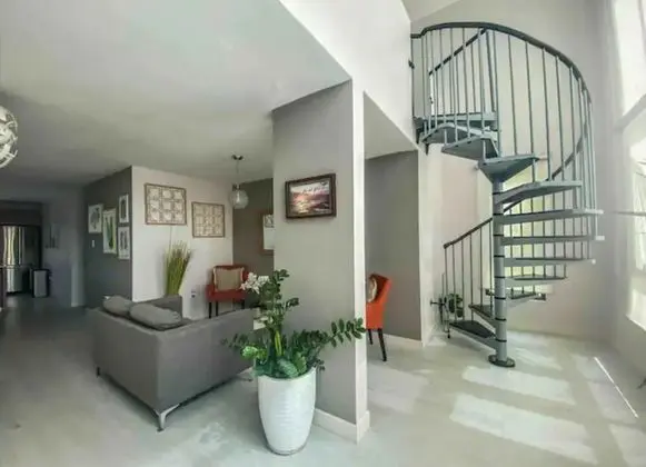 Villa, Plaj Kenarı