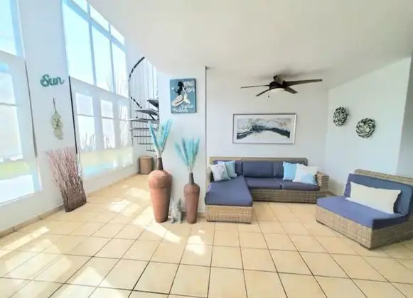 Villa, Plaj Kenarı