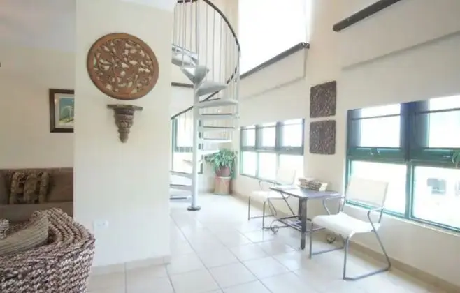 Villa, Plaj Kenarı