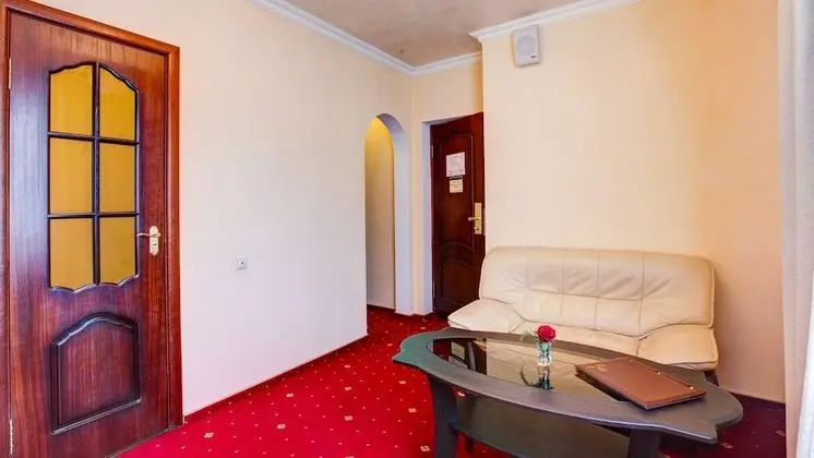 Deluxe Oda, 1 Büyük (Queen) Boy Yatak, Sigara İçilmez, Avlu Manzaralı