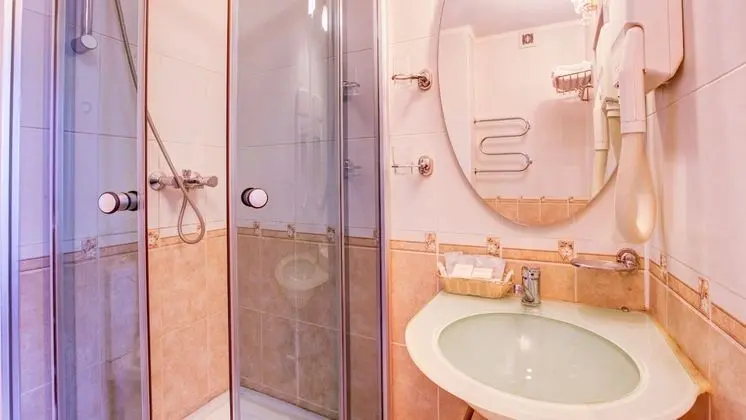 Standard Oda, Sigara İçilmez, Avlu Manzaralı