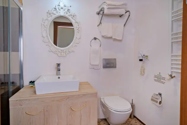 Bahçe Evi, Havuz Manzaralı