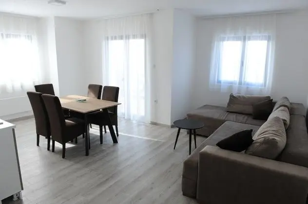 Standard Apart Daire, Dağ Manzaralı