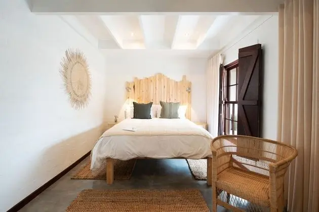 Queen Room with partial sea view