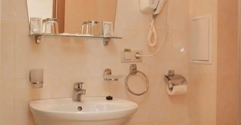 Comfort Tek Büyük Yataklı Oda