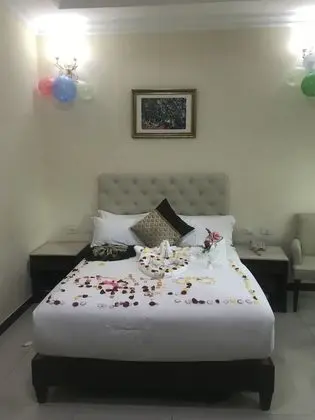 Tek Kişilik Oda, 1 Büyük (Queen) Boy Yatak