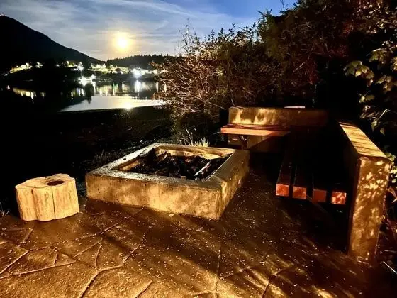 Kulübe (Oceanfront with Private Hot Tub / Gon)