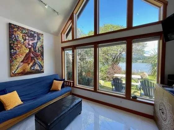 Kulübe (Oceanfront with Private Hot Tub / Gon)