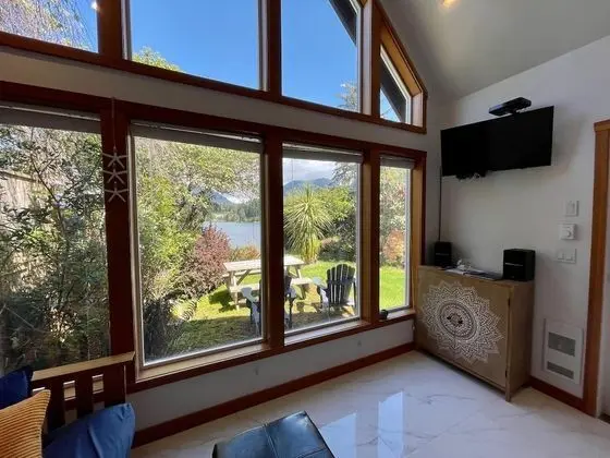 Kulübe (Oceanfront with Private Hot Tub / Gon)