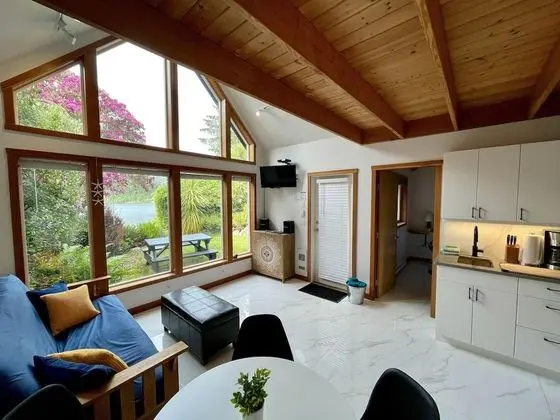 Kulübe (Oceanfront with Private Hot Tub / Gon)