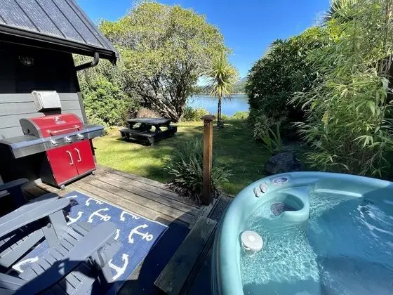 Kulübe (Oceanfront with Private Hot Tub / Gon)