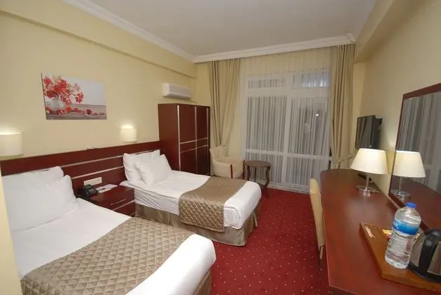 https://imagessl.etstur.com/files/images/hotelImages/TR/50992/l/Park-Hotel-Gonen-Oda-261012.jpg