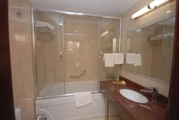 https://imagessl.etstur.com/files/images/hotelImages/TR/50992/l/Park-Hotel-Gonen-Oda-261013.jpg