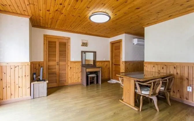 Oda (Hwamokbang (Studio))