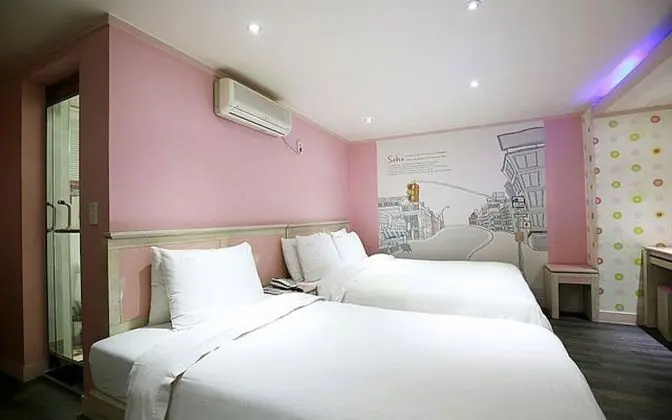 Oda (Twin Room with Bath for 2 People + (D)