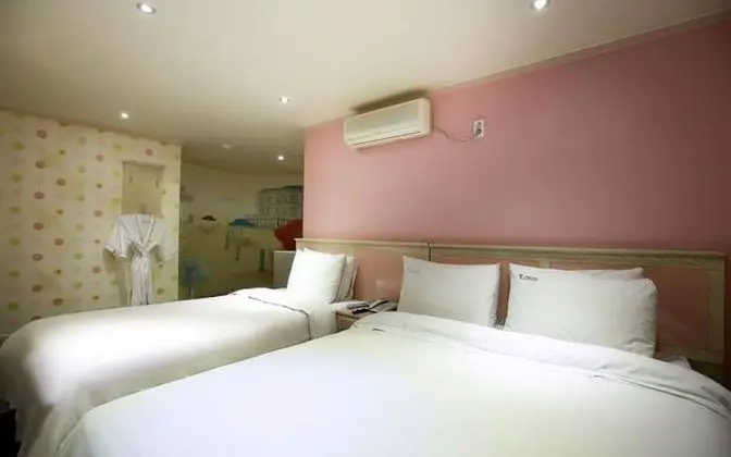 Oda (Twin Room with Bath for 2 People + (D)
