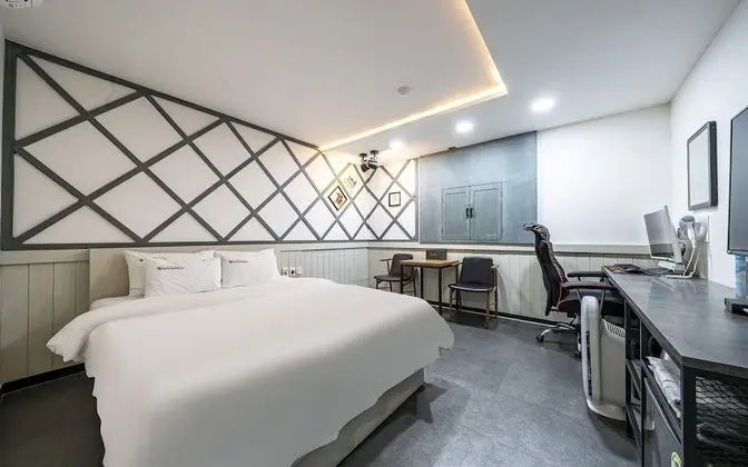 Oda (Game room (top quality Ace bed/Bag PC)