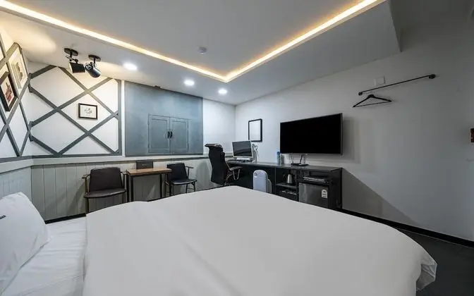 Oda (Game room (top quality Ace bed/Bag PC)