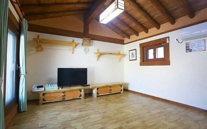 Oda (Room 3-Janggunbong)
