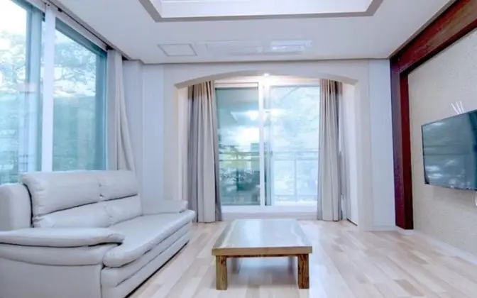 Oda (Room 202 (Living Room + 1 Room))