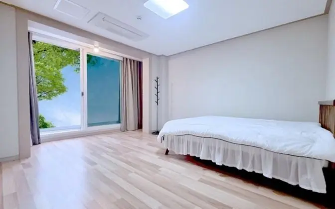 Oda (Room 202 (Living Room + 1 Room))