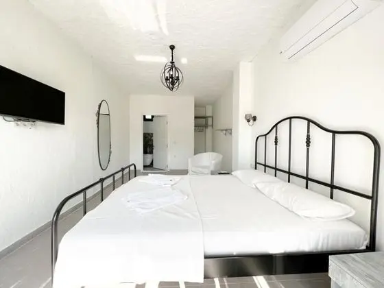 Standart Oda, Havuz Manzaralı, Teraslı