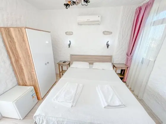 Teraslı Standart Oda, Bahçe Manzaralı