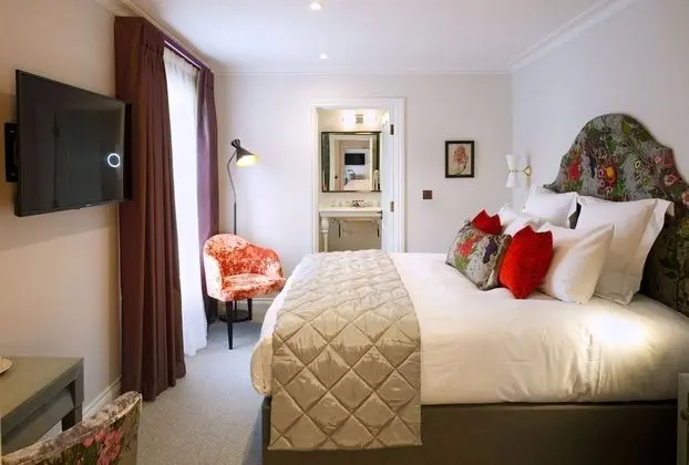 Feature Room