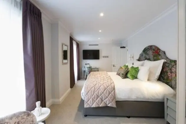 Feature Room