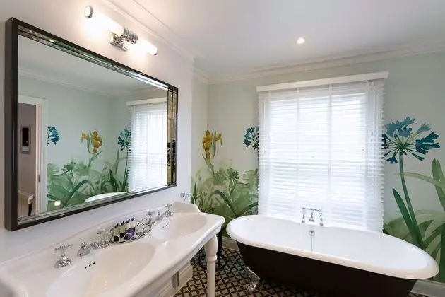 Feature Room