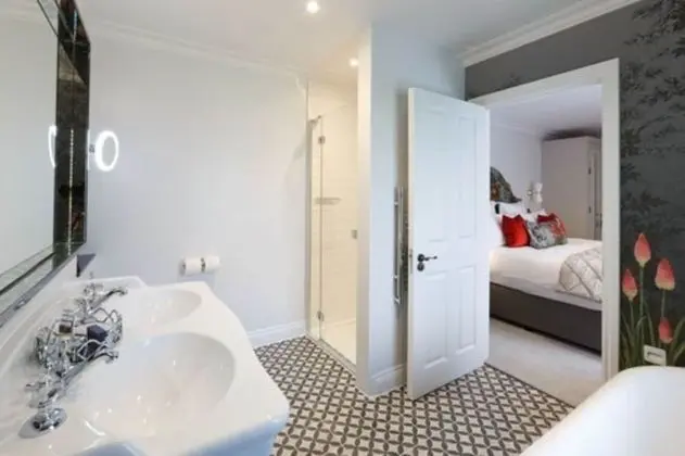 Feature Room