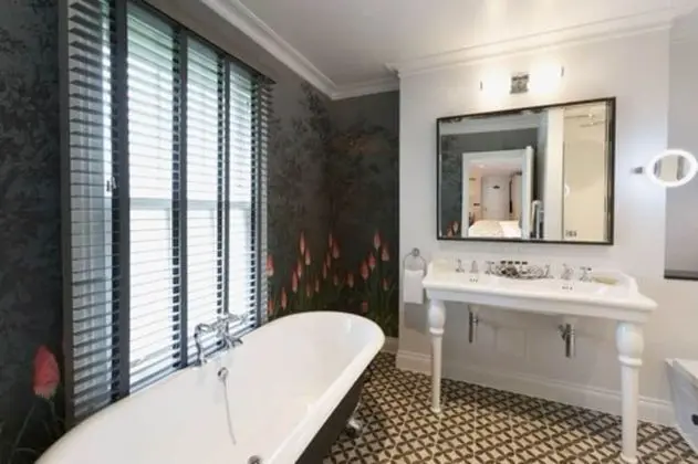 Feature Room