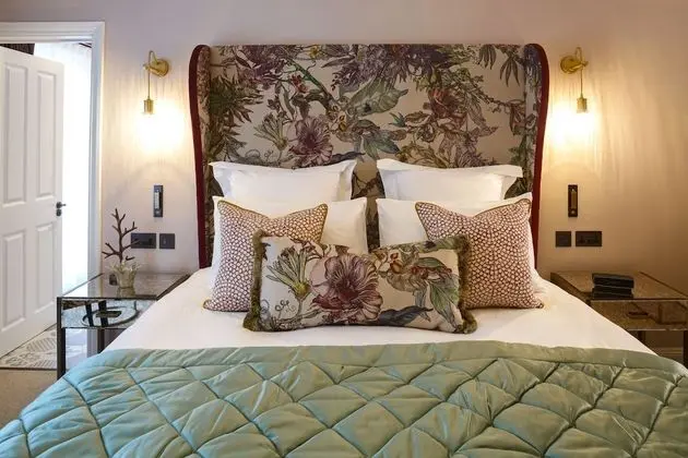 Feature Room Deluxe