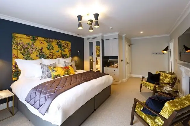 Feature Room Deluxe