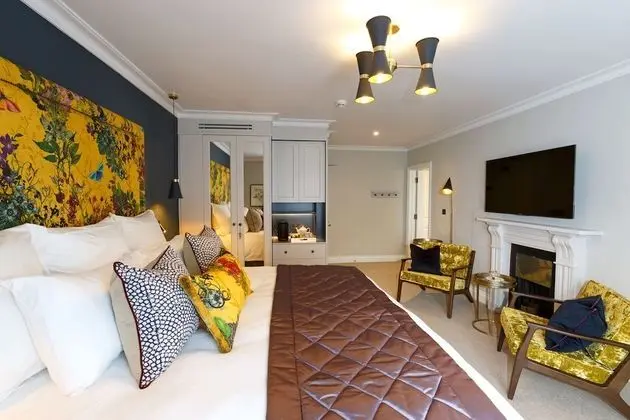 Feature Room Deluxe