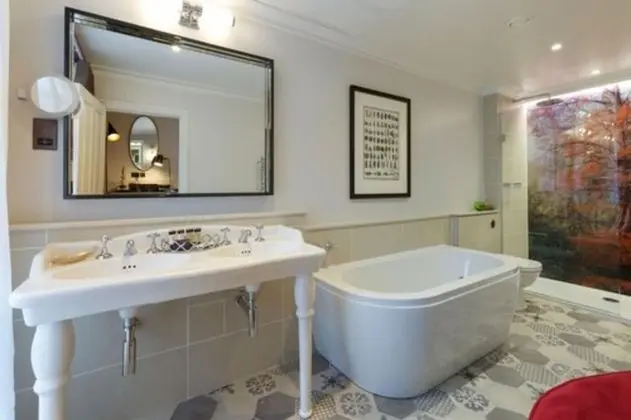 Feature Room Deluxe
