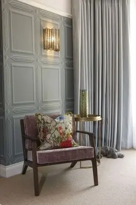 Feature Room Premier