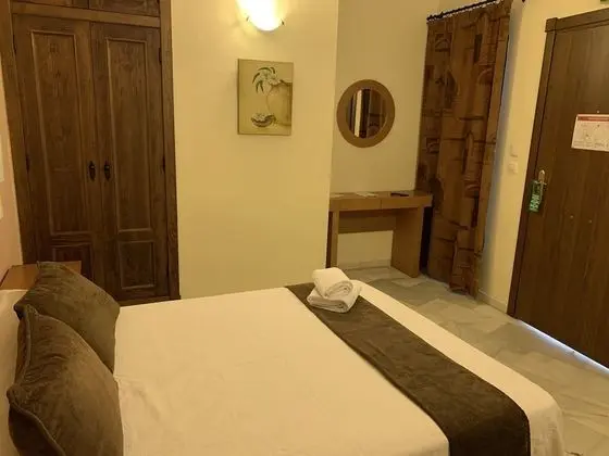 Standard Tek Büyük Yataklı Oda