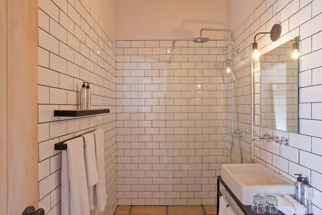 Tek Büyük veya İki Ayrı Yataklı Oda, Bahçe Manzaralı