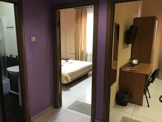 Economy Üç Kişilik Oda, Ortak Banyo