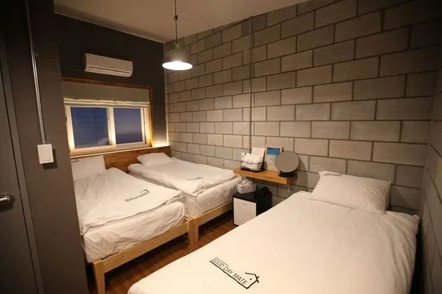 Üç Kişilik Oda