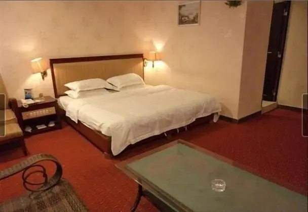 Premium Tek Büyük Yataklı Oda