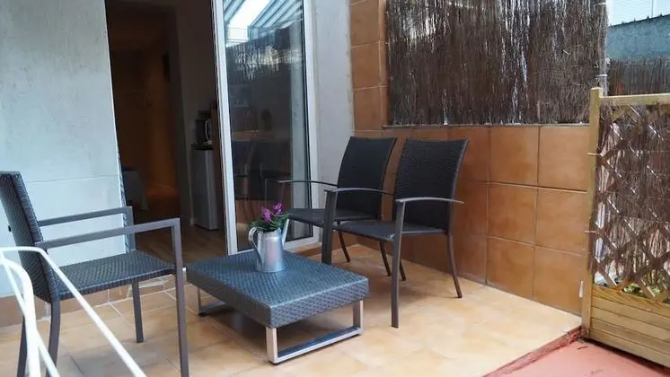 Üç Kişilik Oda, Teras