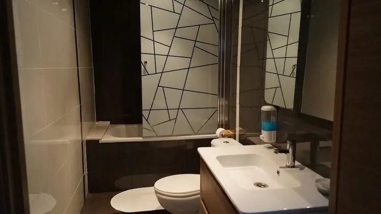 Üç Kişilik Oda, Teras