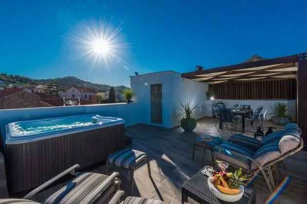 Deluxe Apart Daire, Deniz Manzaralı